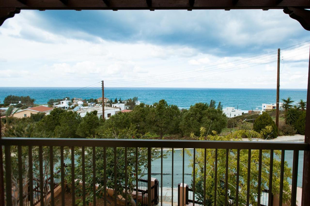 Seaclusion Vacation Villa Pomos Exterior photo