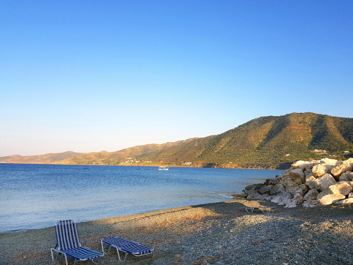 Seaclusion Vacation Villa Pomos Exterior photo